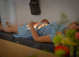 Trateaza durerile de spate pe patul cu role de jad