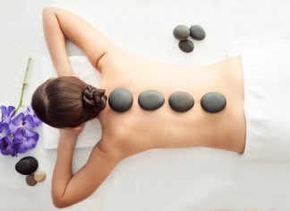 Masaj cu pietre fierbinti: 5 beneficii