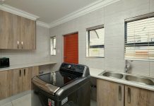 Tipuri de spălător din inox și moduri de integrare în designul unei bucătării