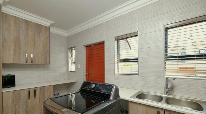 Tipuri de spălător din inox și moduri de integrare în designul unei bucătării