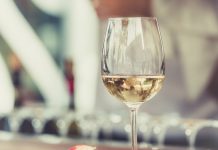 Vinul alb: de ce același soi poate avea gusturi complet diferite